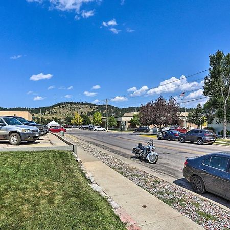Centrally Located Sturgis Apt On Main St With Garage Exterior photo